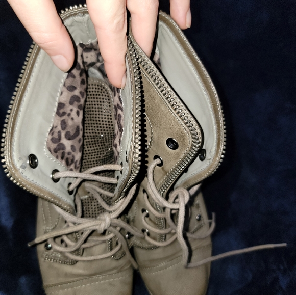 Women's combat ankle booties - Picture 4 of 12
